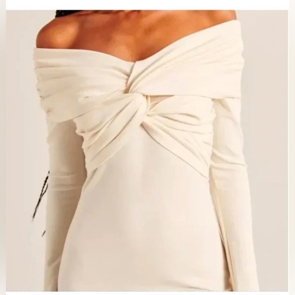Abercrombie & Fitch Off-The-Shoulder White Mini Dress - Picture 3 of 6